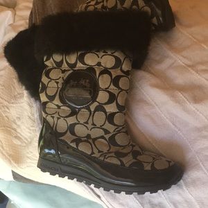 Coach winter boots with fur, Like New!